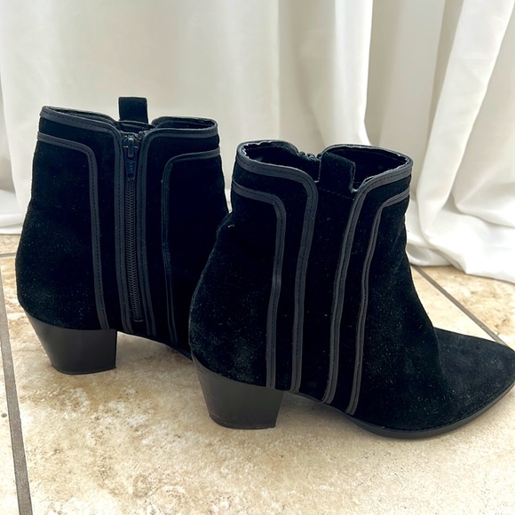 Coconuts by Matisse Black Suede and leather booties - Picture 5 of 5